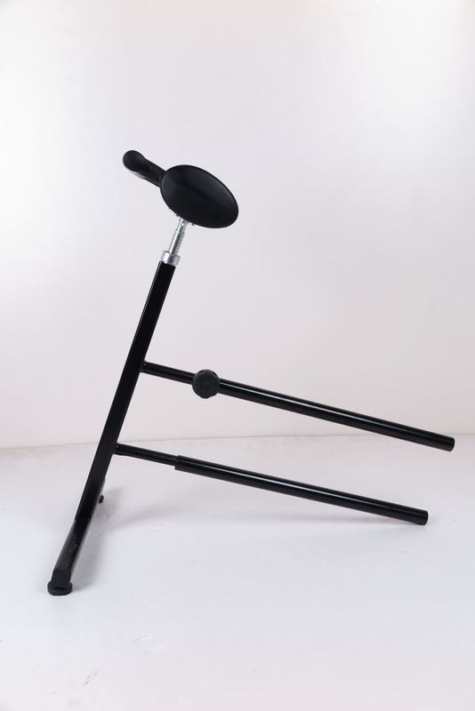 Przemysłowe stołki do siedzenia z antypoślizgowymi siedzeniami zapewniają maksymalną wydajność w miejscu pracy dostawca